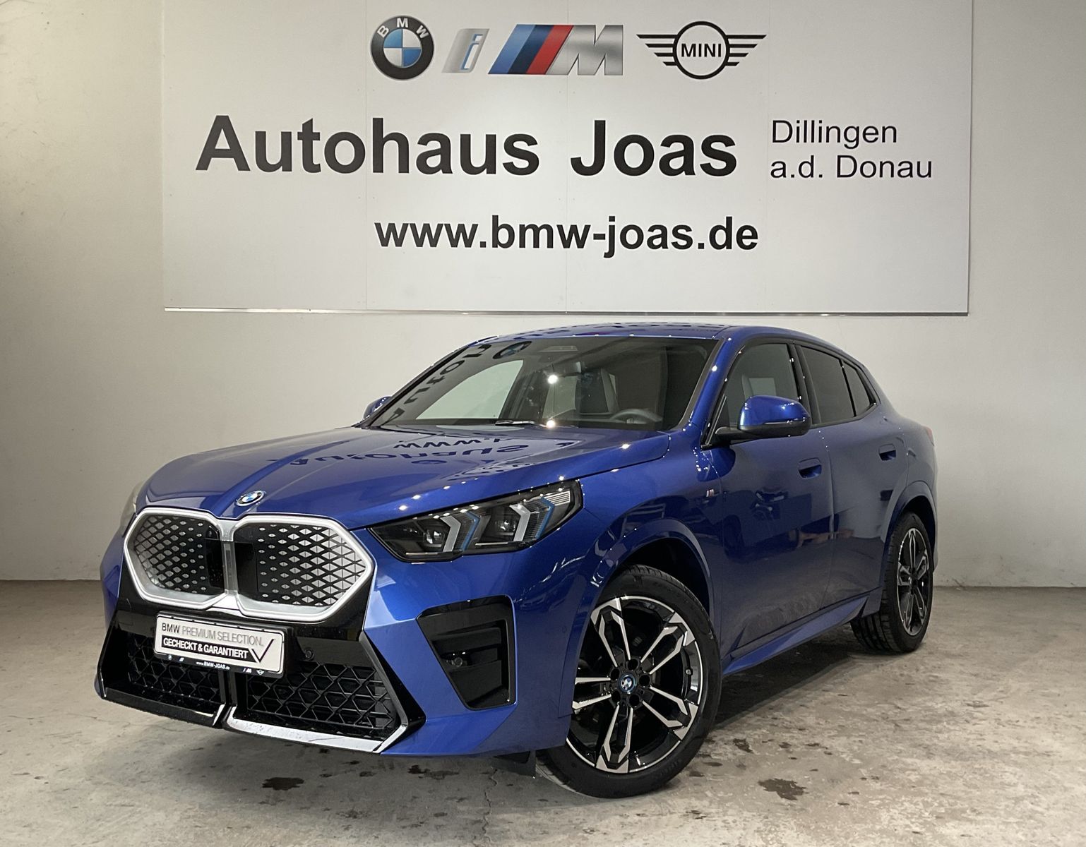 Fahrzeugabbildung BMW iX2 xDrive30 |Aktivsitz |M Sportpaket |Harman Ka
