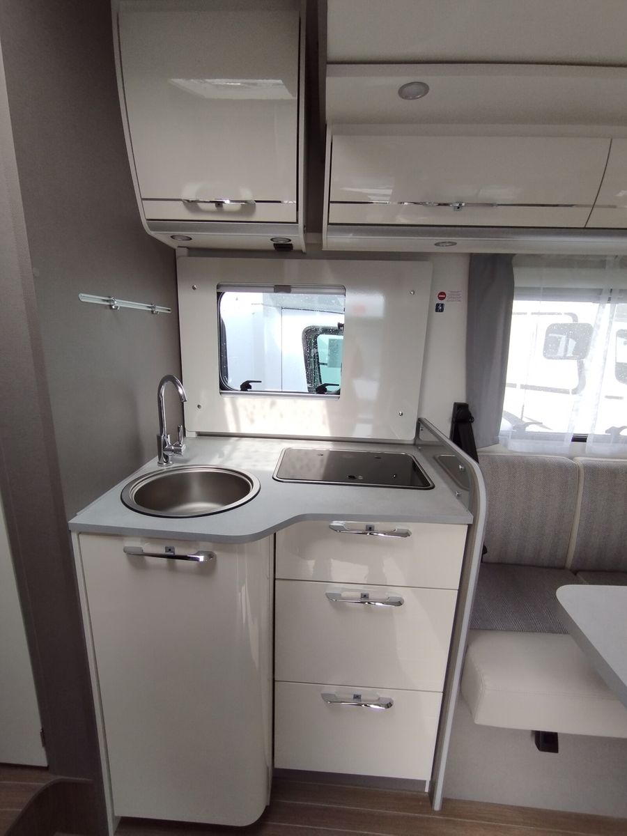 Fahrzeugabbildung Etrusco T 7400 SBC Automatik, Solaranlage, elek. Hubbett
