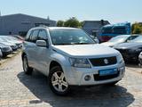 Suzuki Grand Vitara 2.0  Allrad Club Automatik - Suzuki Grand Vitara: Auto