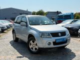 Suzuki Grand Vitara 2.0  Allrad Club Automatik - Suzuki Grand Vitara mit Benzin-Antrieb