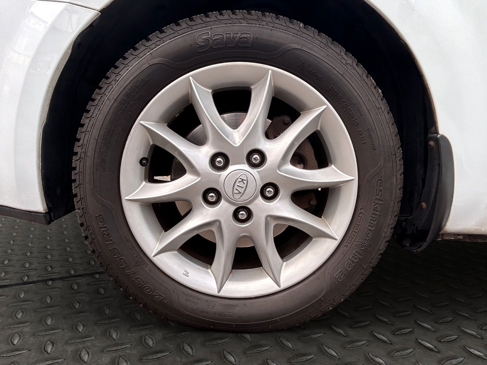 Fahrzeugabbildung Kia cee'd / Ceed 1.6 3Trg /Klima/TÜV AU 2Jahre neu/