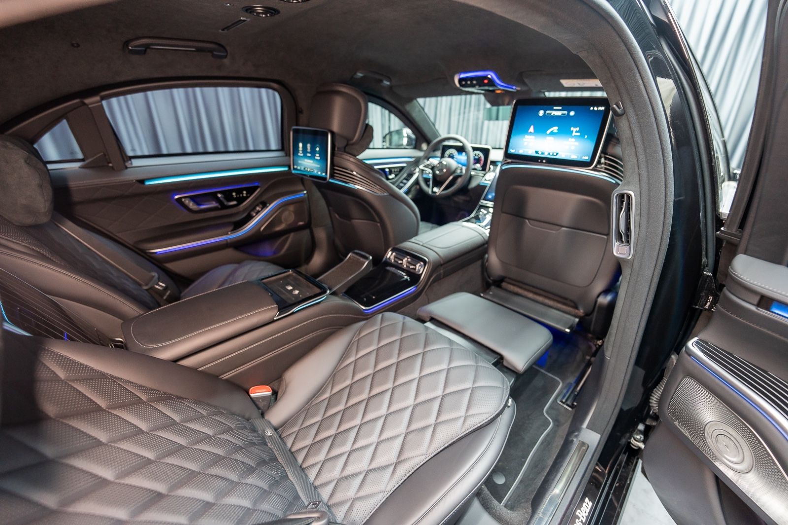 Fahrzeugabbildung Mercedes-Benz S 680 4M GUARD Armored VR10 FULL STOCK 2025