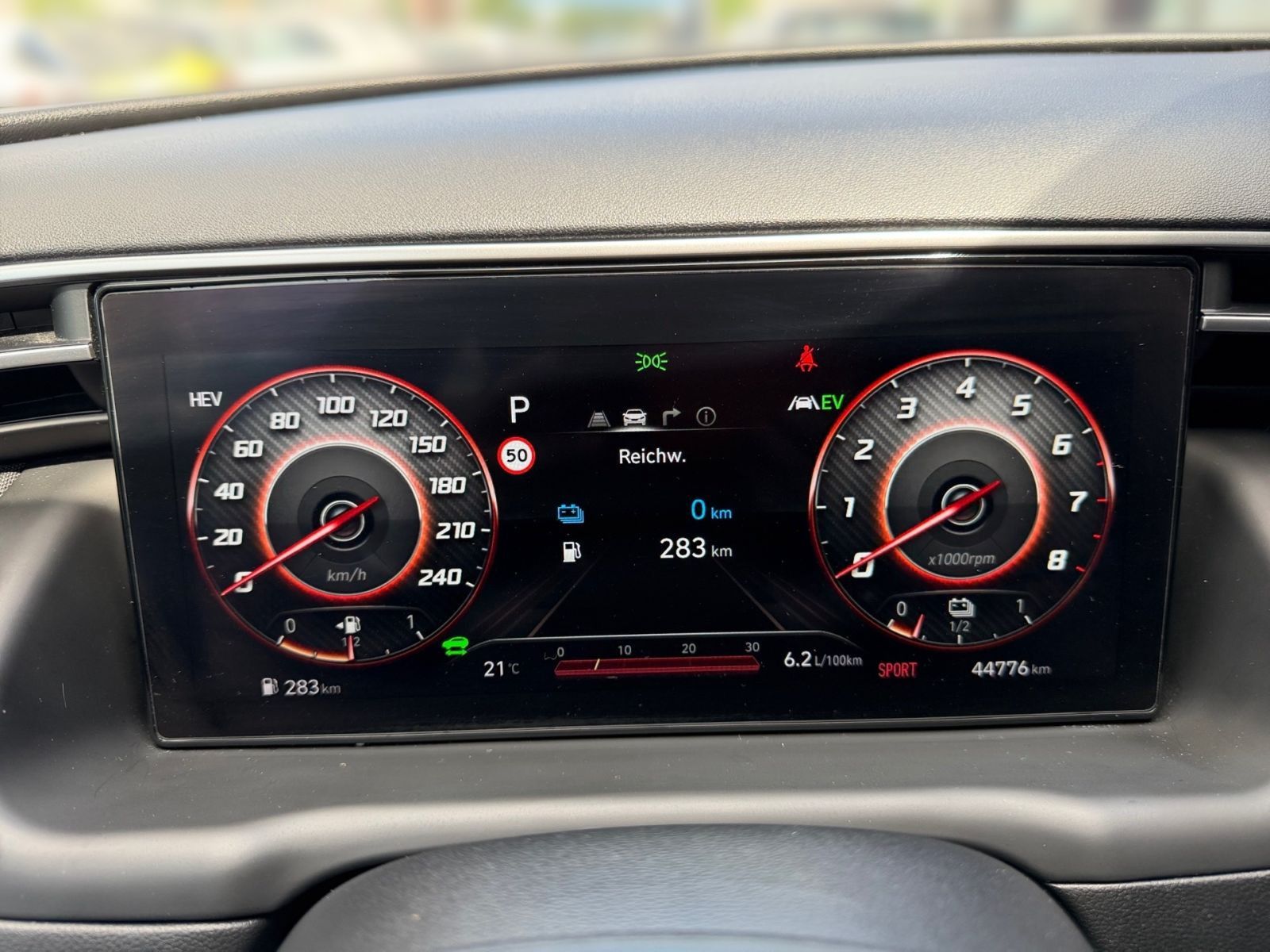 Fahrzeugabbildung Hyundai TUCSON 1.6 T-GDI Trend Plug-In Hybrid 4WD