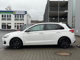 Hyundai i30 YES! Plus Lim. LED AHK Smartphone Kam 18"Alu - Hyundai i30 YES! mit Benzin-Antrieb