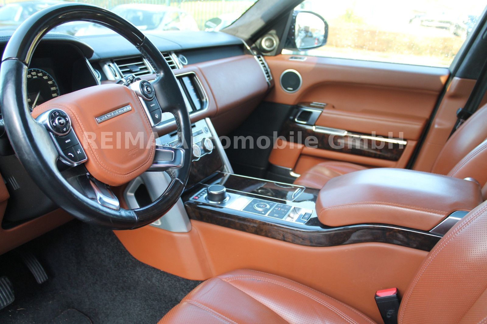 Fahrzeugabbildung Land Rover Range Rover 3,0 TDV6 mit Garantie bis 9.2026