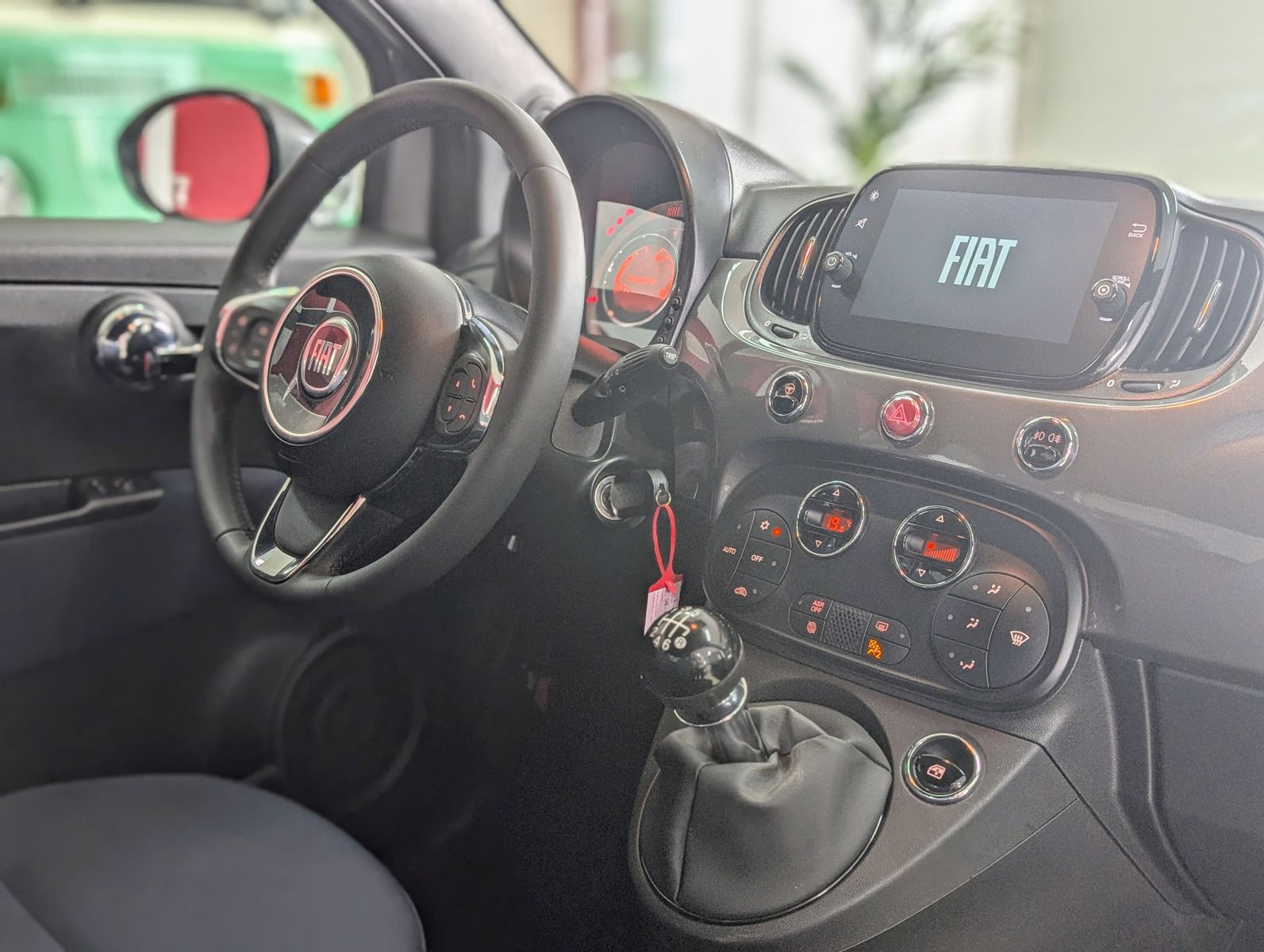 Fahrzeugabbildung Fiat 500 GSE 1,0 Mild-Hy Comfort-Pack Tech-Pack Temp