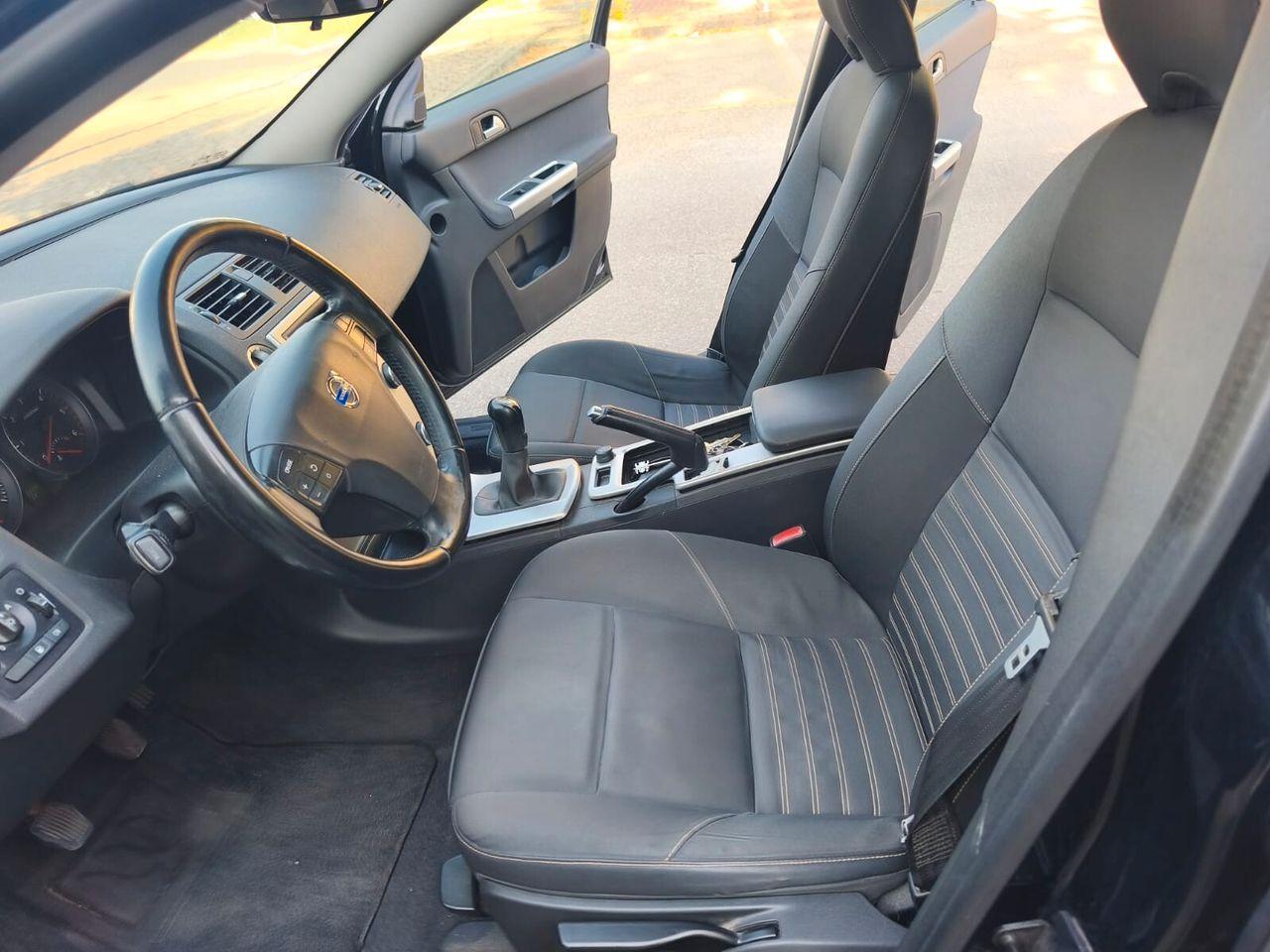 Volvo V50 2011 — photo 9