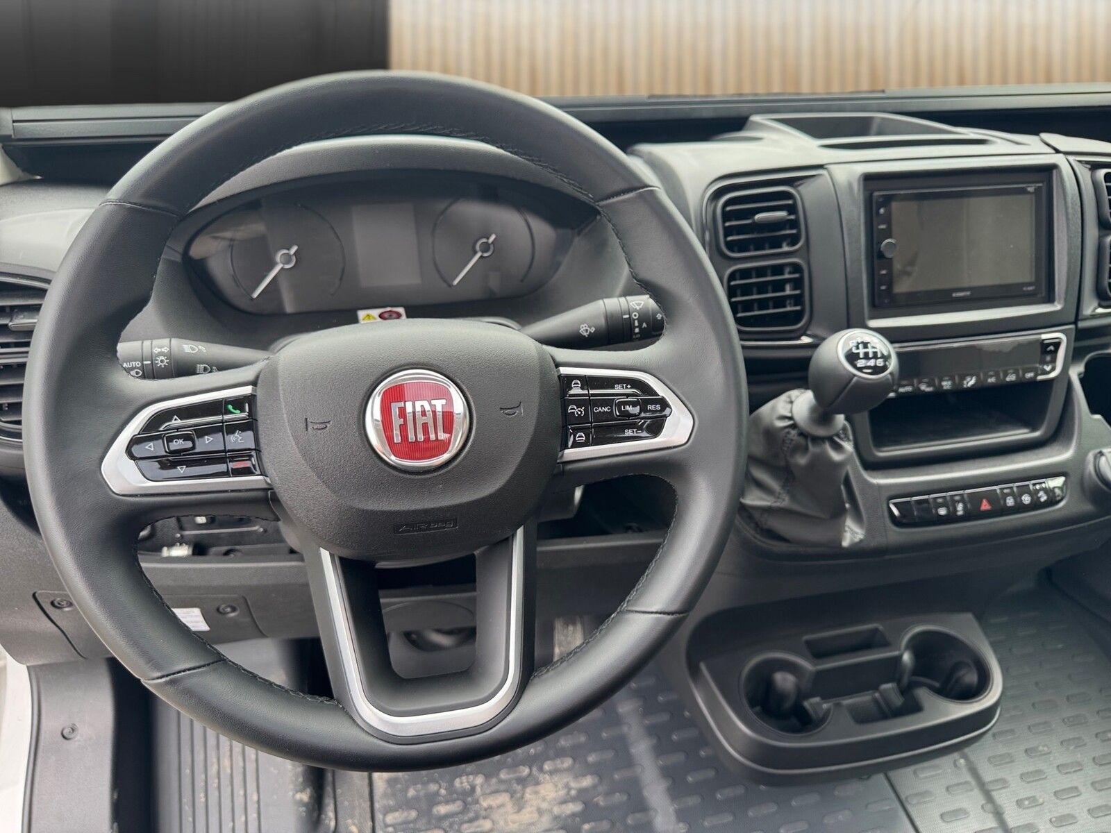 Fahrzeugabbildung Eura Mobil Profila T PT 660 EB Mondial Plus 180PS Dachklima