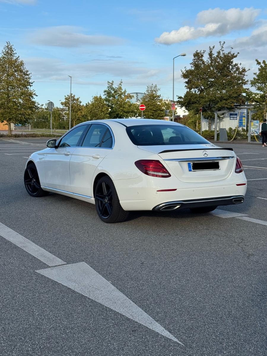 Mercedes-Benz E 220 d Autom. AMG Line