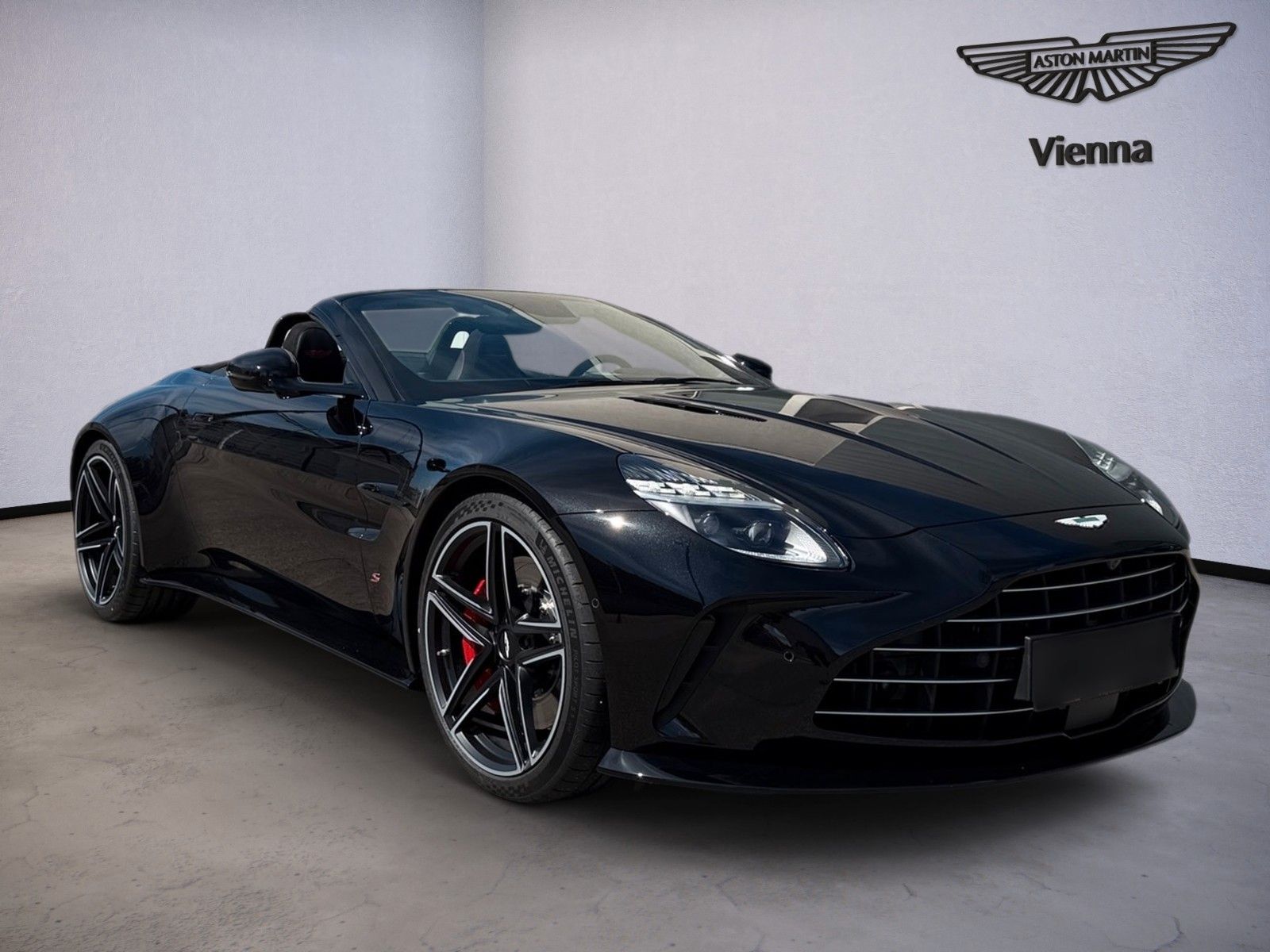 Aston Martin Vantage S Roadster | Onyx Black | InteriorCarbon imagem 2