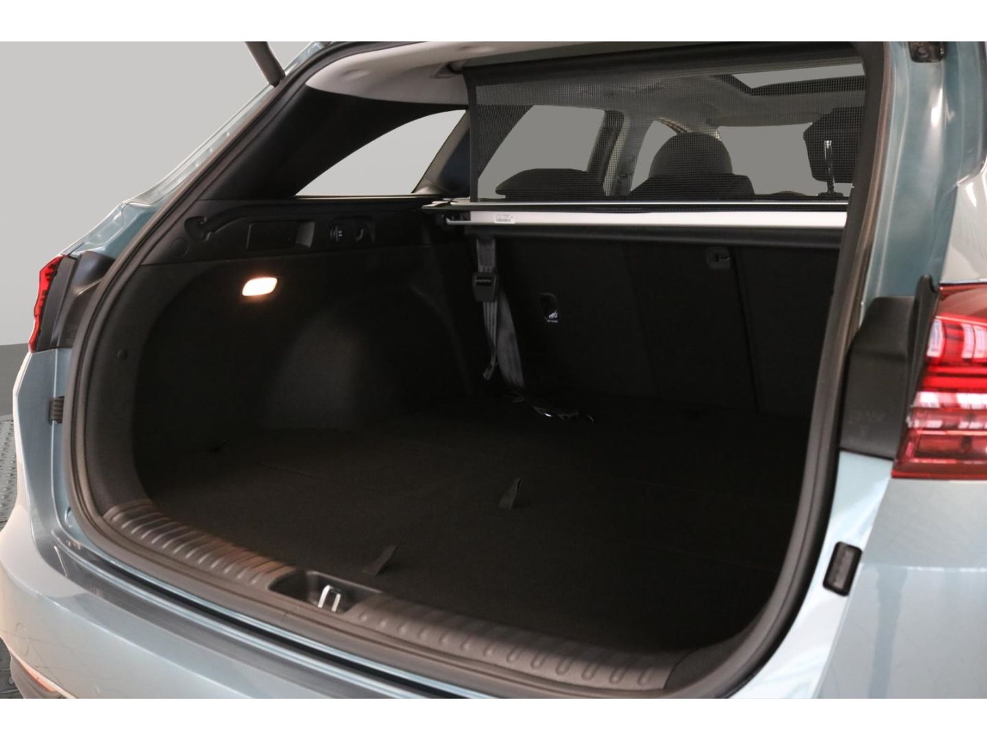 Fahrzeugabbildung Kia Ceed_sw Spirit Panoramadach Memory-Sitze Navi