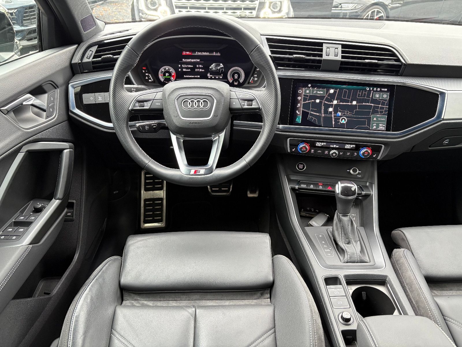 Fahrzeugabbildung Audi Q3 Sportback 35 TDI/S-LINE/BLACK-EDIT/LED/KAMERA