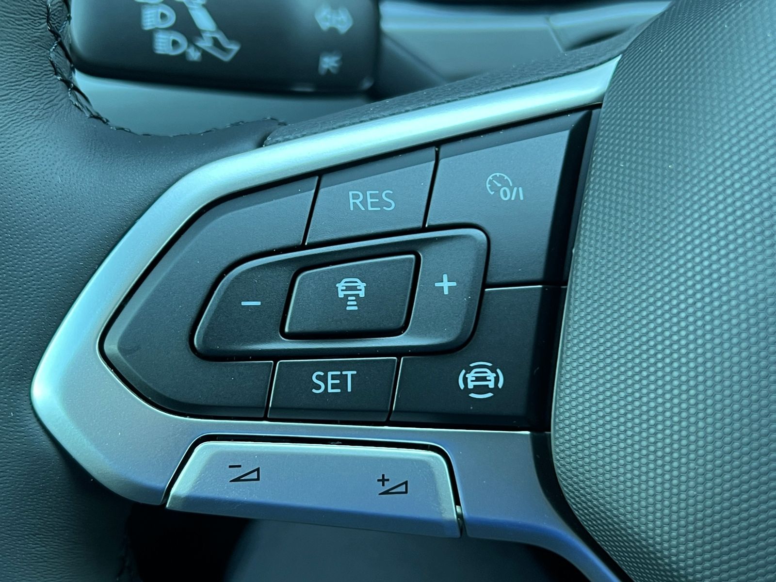 Fahrzeugabbildung Volkswagen Touran Comfortline 1.5 TSI DSG *7-Sitzer, Easy-O