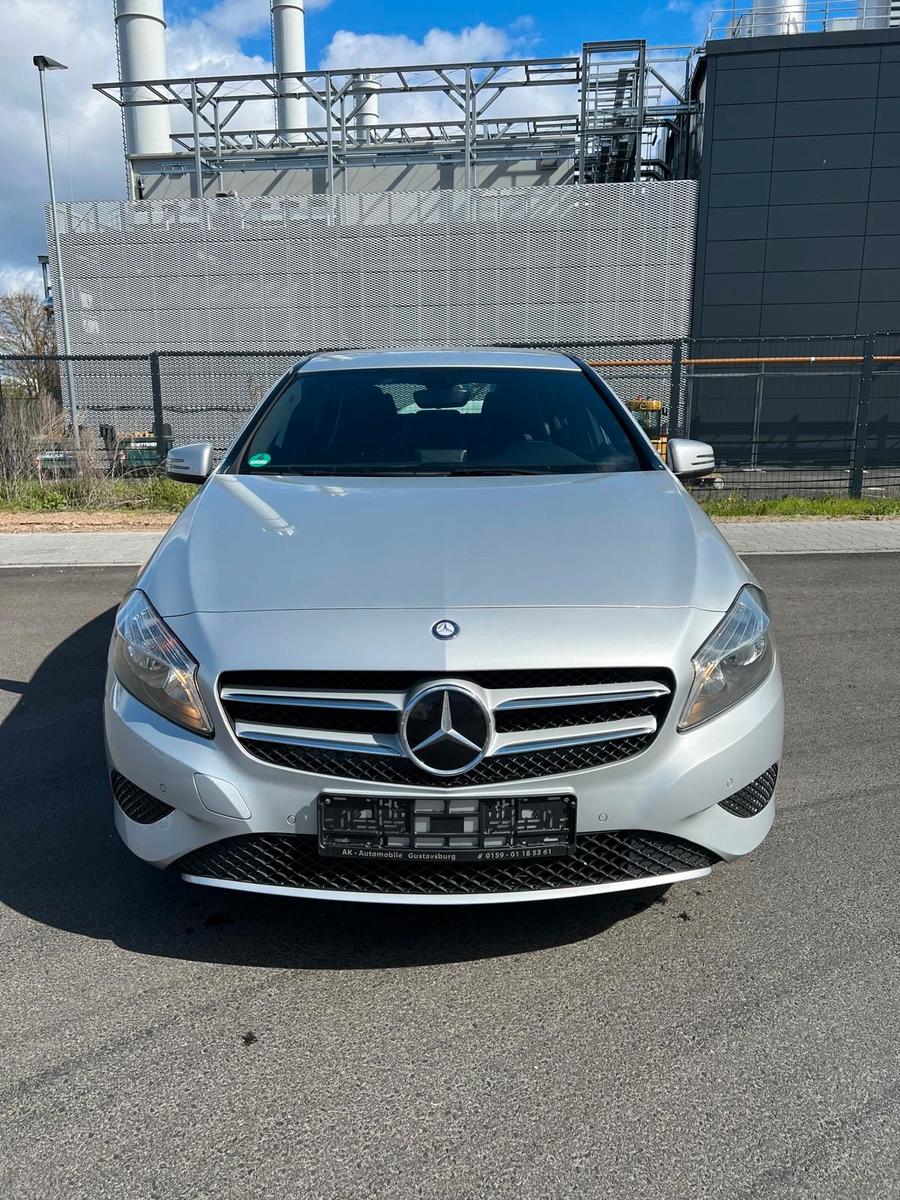 Mercedes-Benz A 180 *Automatik Leder Navi SH 2.Hand*