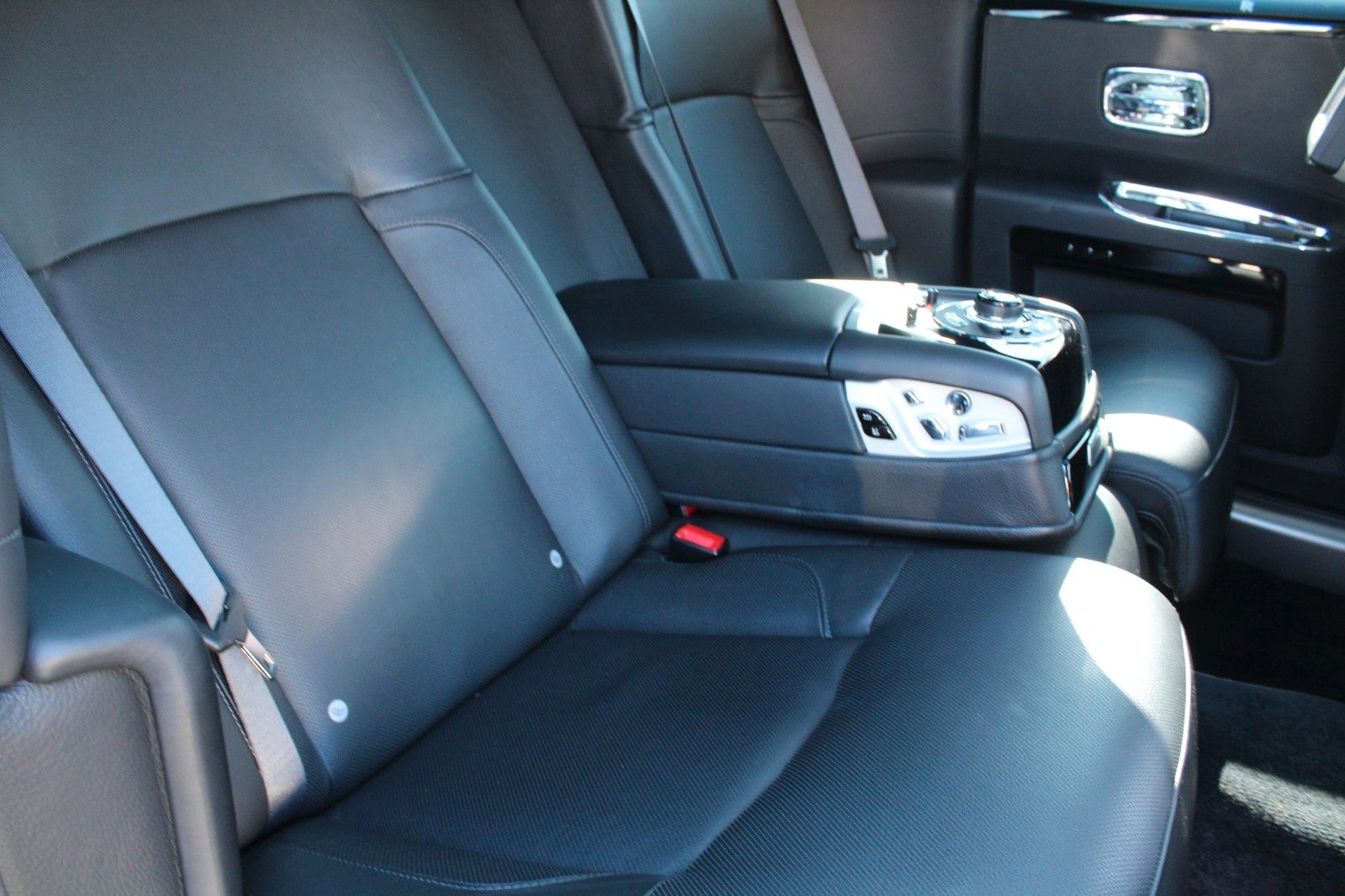 Ghost Family 6,6 Lit., V12