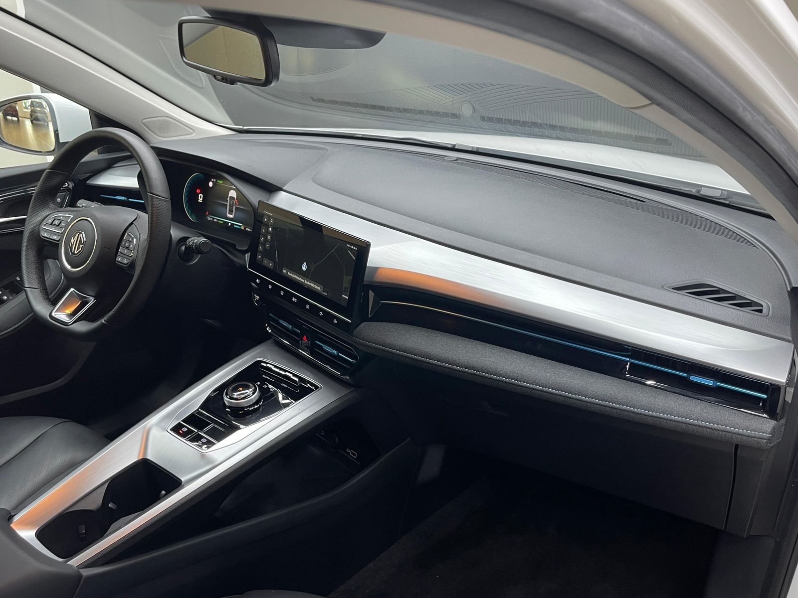 Fahrzeugabbildung MG MG5 51 KWH Luxury NAVI+LED+SHZ+DAB+ACC+360°+DAB+