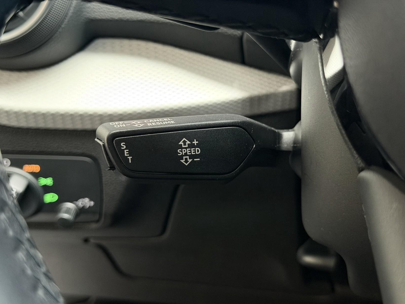 Audi Q2 35 TFSI advanced KAMERA NAVI SHZ CARPLAY LED, миниатюра 26