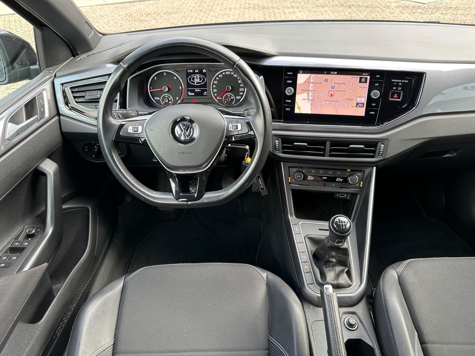Fahrzeugabbildung Volkswagen Polo 1.6 TDI Highline Navi/SHZG/ParkAssist/BT