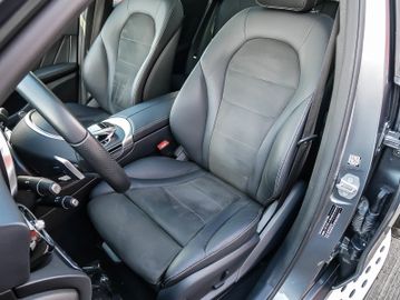 Fahrzeugabbildung Mercedes-Benz GLC 300 4Matic 9G-TRONIC PANORAMA ANHZV AMG 360°