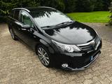Toyota Avensis Combi 2,2-l-D-4D Automatik Executive... - Toyota Avensis mit Diesel-Antrieb: Kombi, Automatik