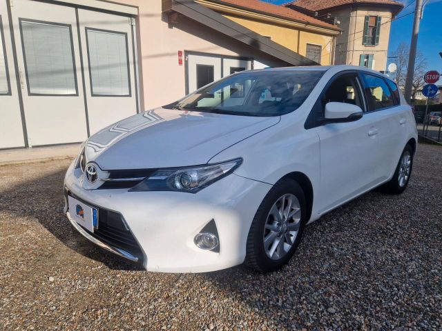 Toyota Auris 1.4 D-4D Lounge