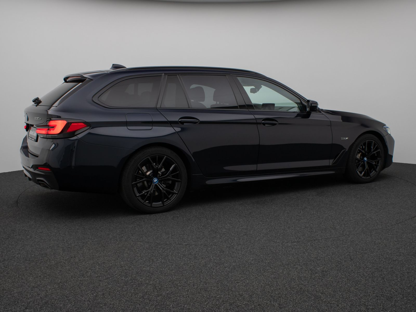 Fahrzeugabbildung BMW 530e xD M Sport Panorama Laser 360°HUD DAB H/K