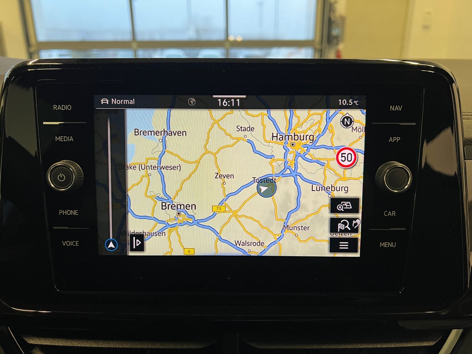 Fahrzeugabbildung Volkswagen T-Roc R-Line 1.5 TSI DSG *Black Style,AHK,Navi*