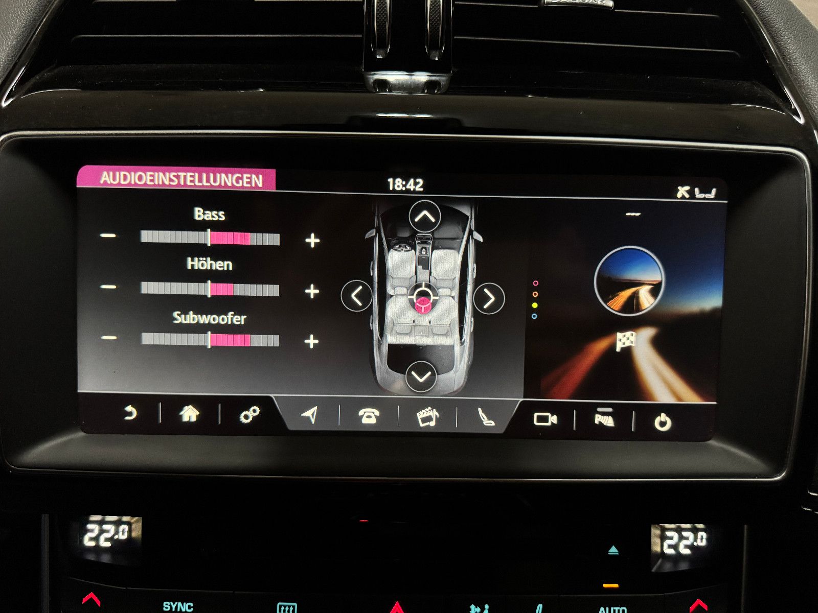 Fahrzeugabbildung Jaguar XE 2.0 d 8GT LANDMARK R-SPORT BLACK EDITION VOLL