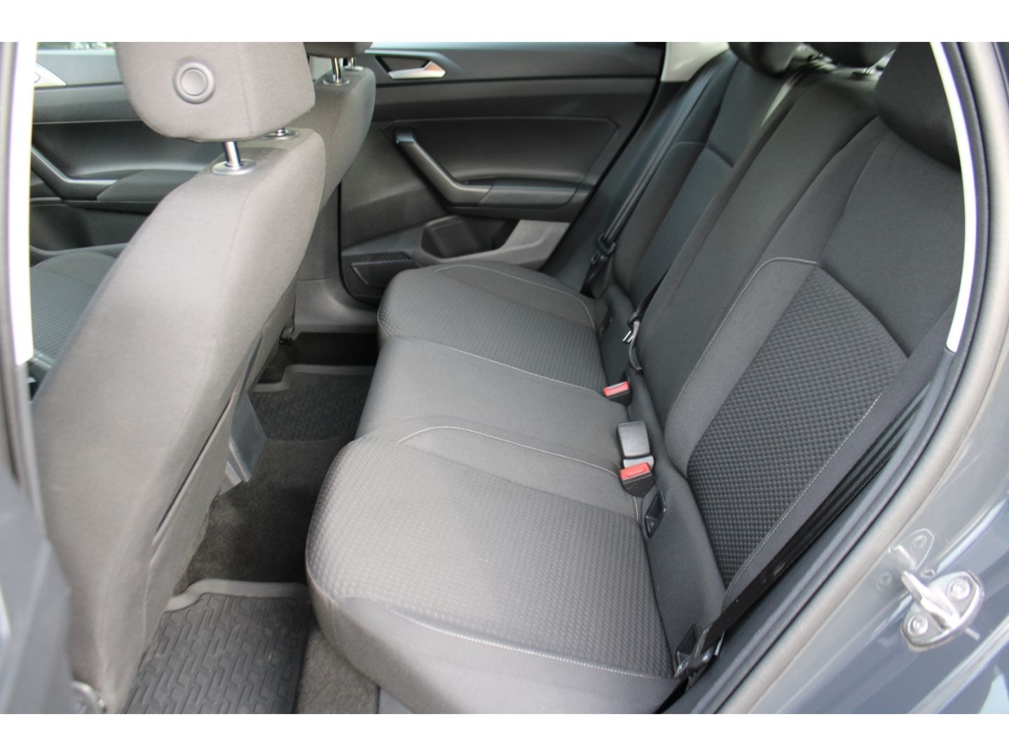 Fahrzeugabbildung Volkswagen Polo VI Comfortline Navi TWA GRA PDC Radio/CD 8