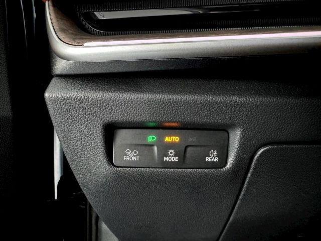 Skoda Superb Combi L&K Leder AHK Standh. Rollo 360Cam
