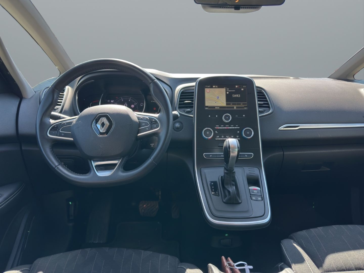 Fahrzeugabbildung Renault Scenic IV Limited 1.3 TCe 140 EDC EU6d-T Navi Ap