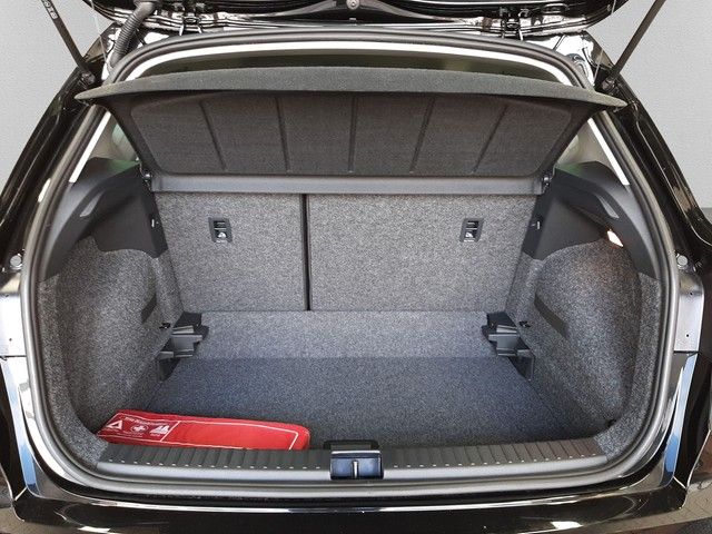 Fahrzeugabbildung Seat Arona Style 1.0TSI MatrixLED SitzHz 18" Klimaaut