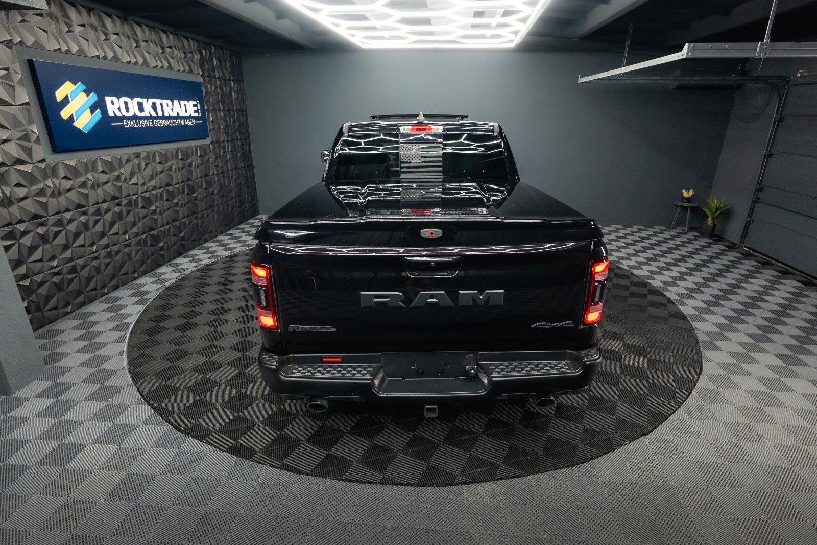 Fahrzeugabbildung Dodge RAM 5.7 V8 HEMI 4x4 REBEL OFFROAD Night AxleLock