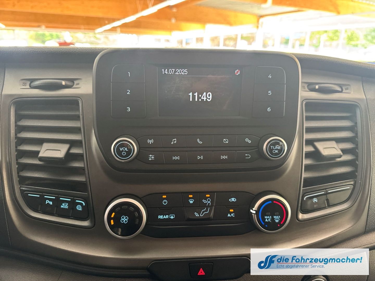 Fahrzeugabbildung Ford Transit Custom 320 L2 Trend 2.0 TDCi EU6d-T Dyn.