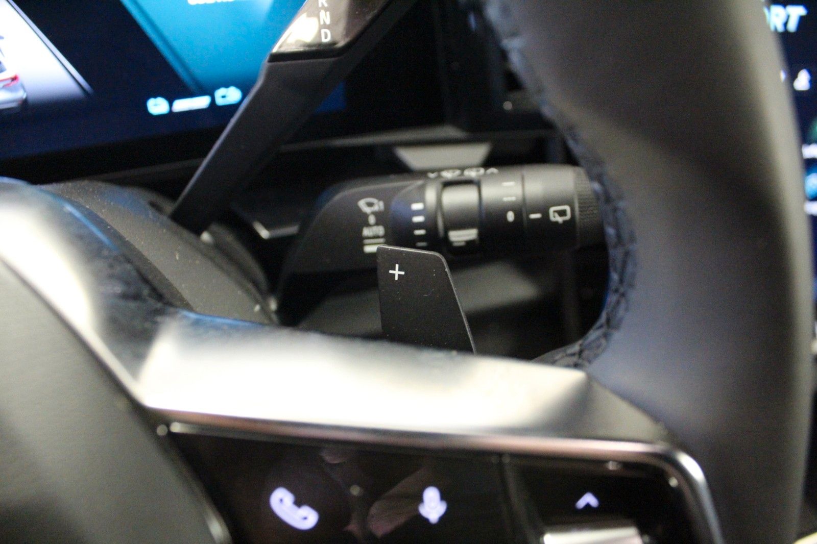 Fahrzeugabbildung Renault Espace Full Hybrid 200 Techno 7 Sitzer