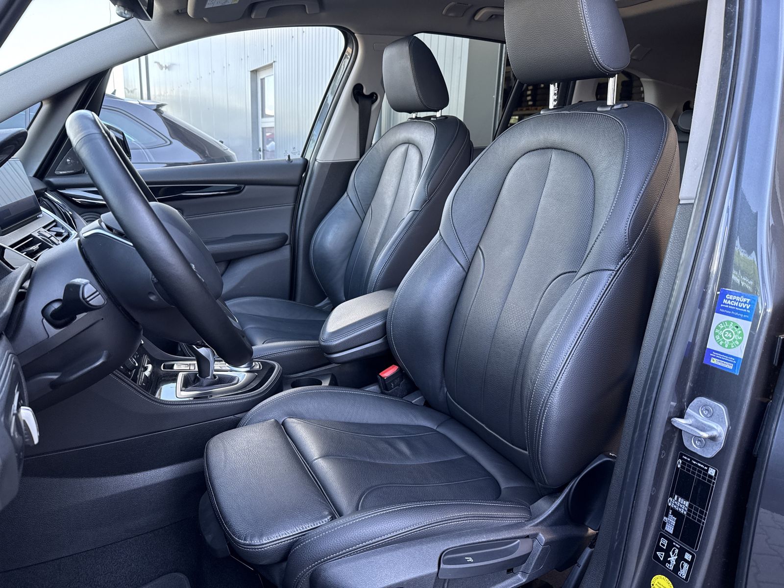 Fahrzeugabbildung BMW 220d Gran Tourer xD Sport-Line 7-Sitzer NAV+PANO