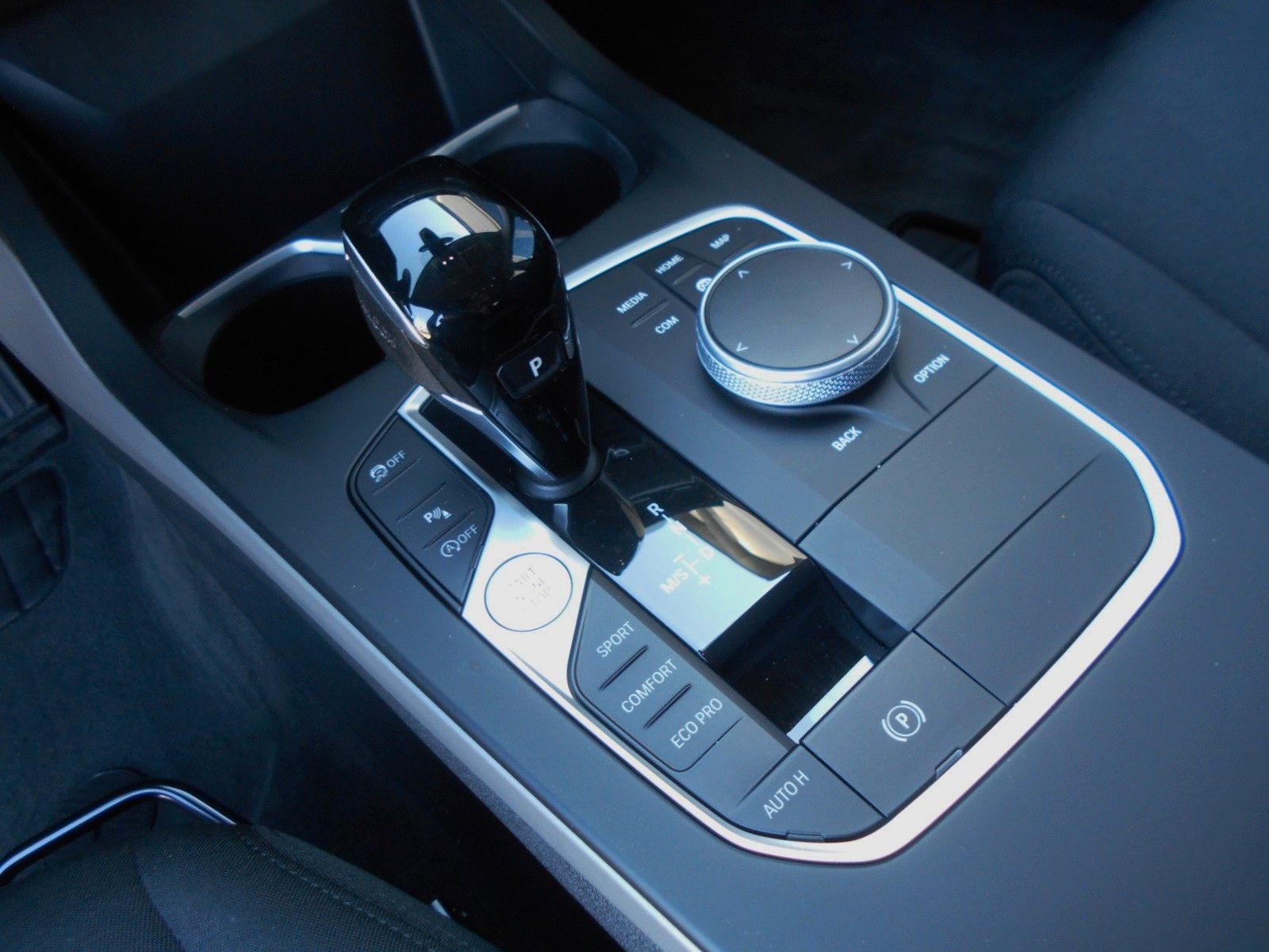 BMW 118iA 6`KM!!! -NAVI-LED-SITZHEIZUNG-CARPLAY-DAB- foto 7