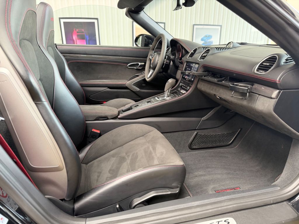 PORSCHE 718 Boxster/GTS 4.0/APPROV/GTS PAKET/BOSE/SP.CHR PORSCHE 718 Boxster/GTS 4.0/APPROV/GTS PAKET/BOSE/SP.CHR