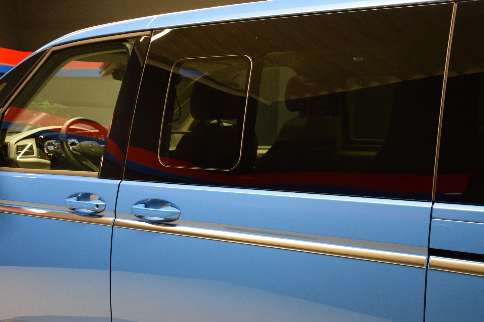 Fahrzeugabbildung Volkswagen T7 Multivan Style DSG Pano vis-a-vis Matrix AHK