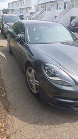 Porsche Panamera 4 E-Hybrid - - Porsche Panamera aus 2018 mit Hybrid-Antrieb