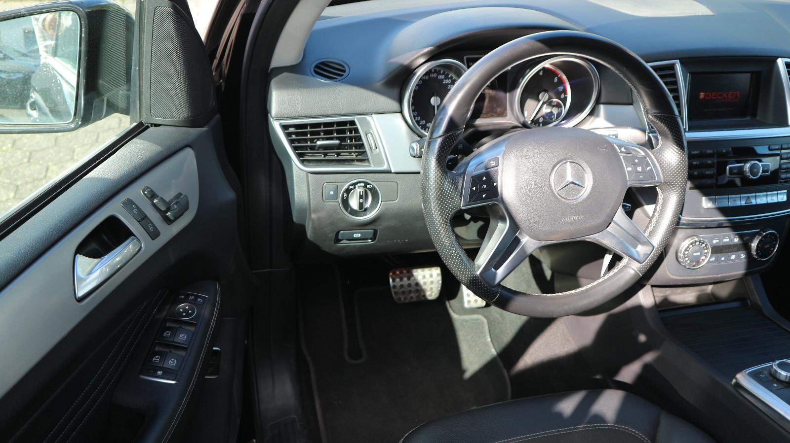 Mercedes-Benz ML 350 CDI BlueTec 4Matic AHK/Leder/NAVI/Xenon..