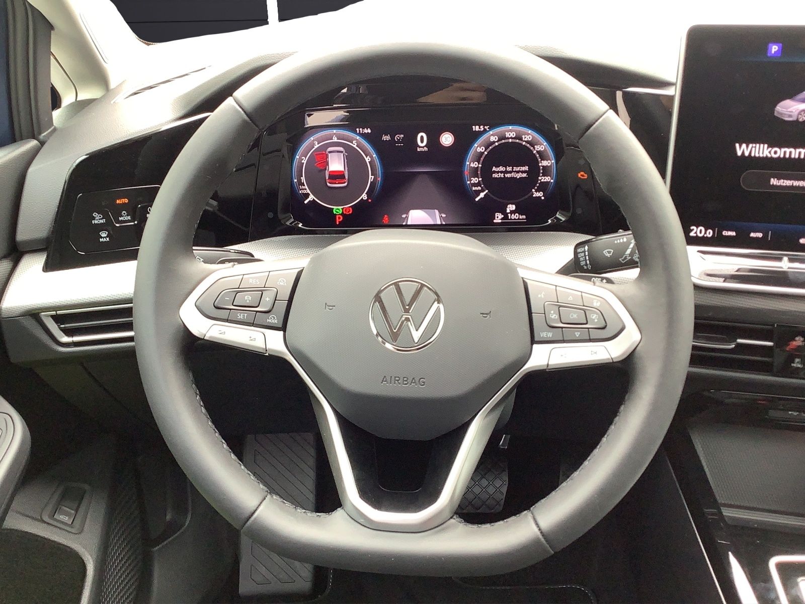 Fahrzeugabbildung Volkswagen Golf VIII Variant TSI Style AHK HuD PANO ACC 360