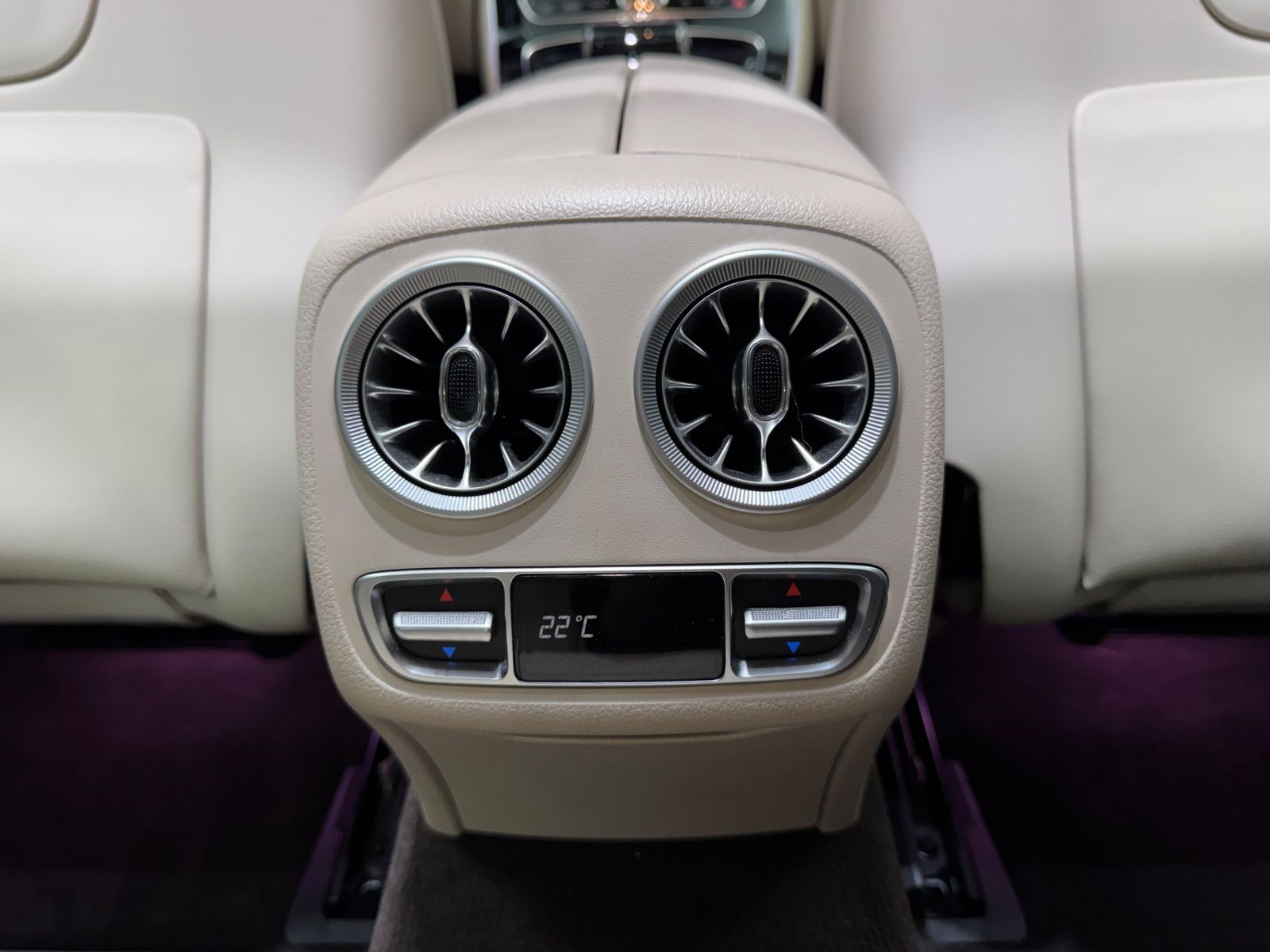 Fahrzeugabbildung Mercedes-Benz E 300 Coupe|AMG-LINE|WIDE-SCREEN|PANO|DESIGNO|