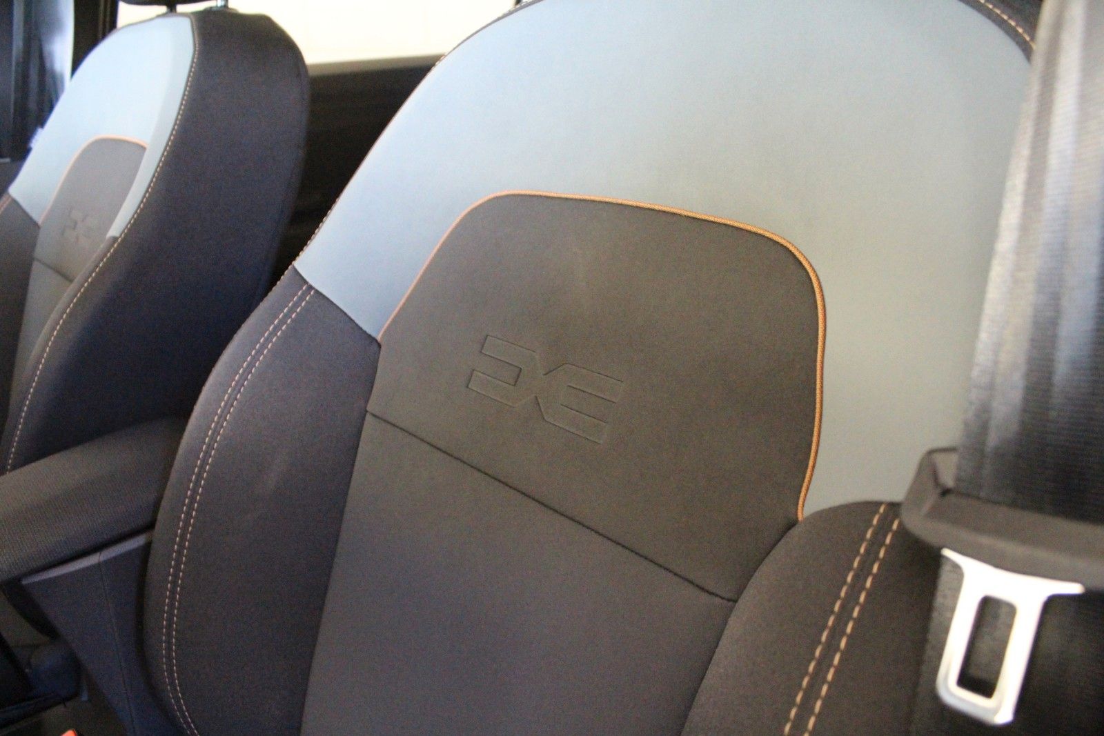 Fahrzeugabbildung Dacia Jogger Hybrid 155 Extreme 5-Sitzer MY 2026