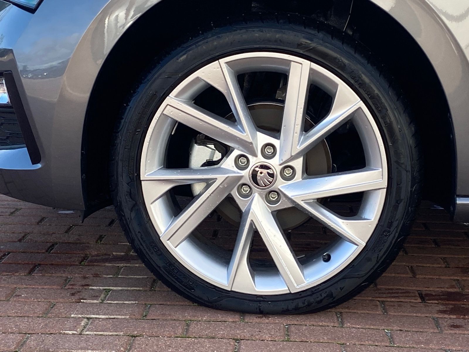 Fahrzeugabbildung SKODA Scala 1.0l TSI TOUR LED*AHK*5 JahreGarantie*GRA