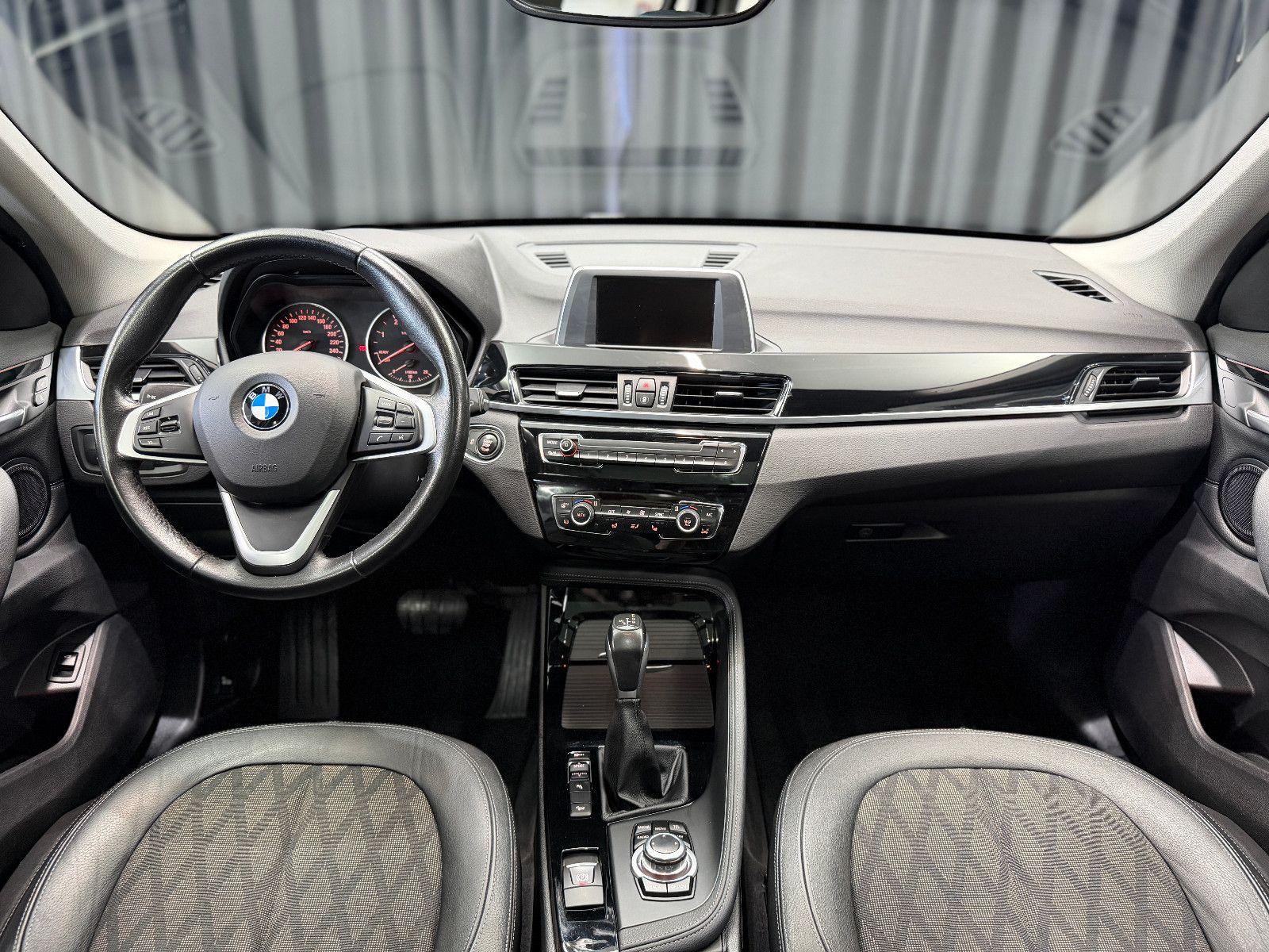 Fahrzeugabbildung BMW X1 xDrive 20 d xLine|AHK|PANO|PDC|NAVI|AUTOMATIK