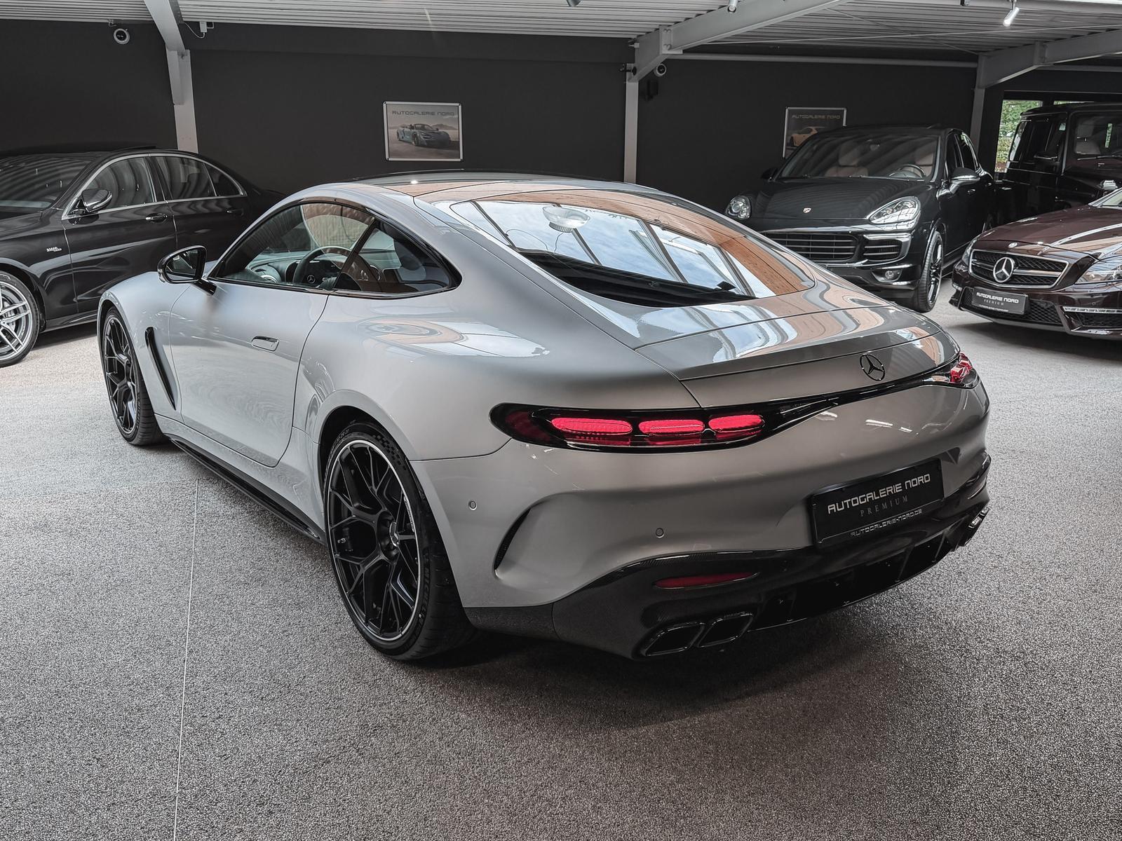 Mercedes-Benz AMG GT 63 4MATIC+ Coupe Premium Plus | Full Carb