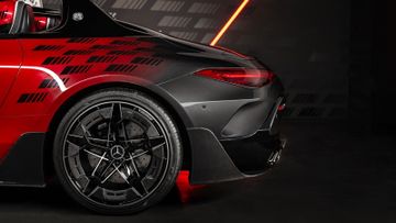 AMG PURESPEED RED/BLACK 2025