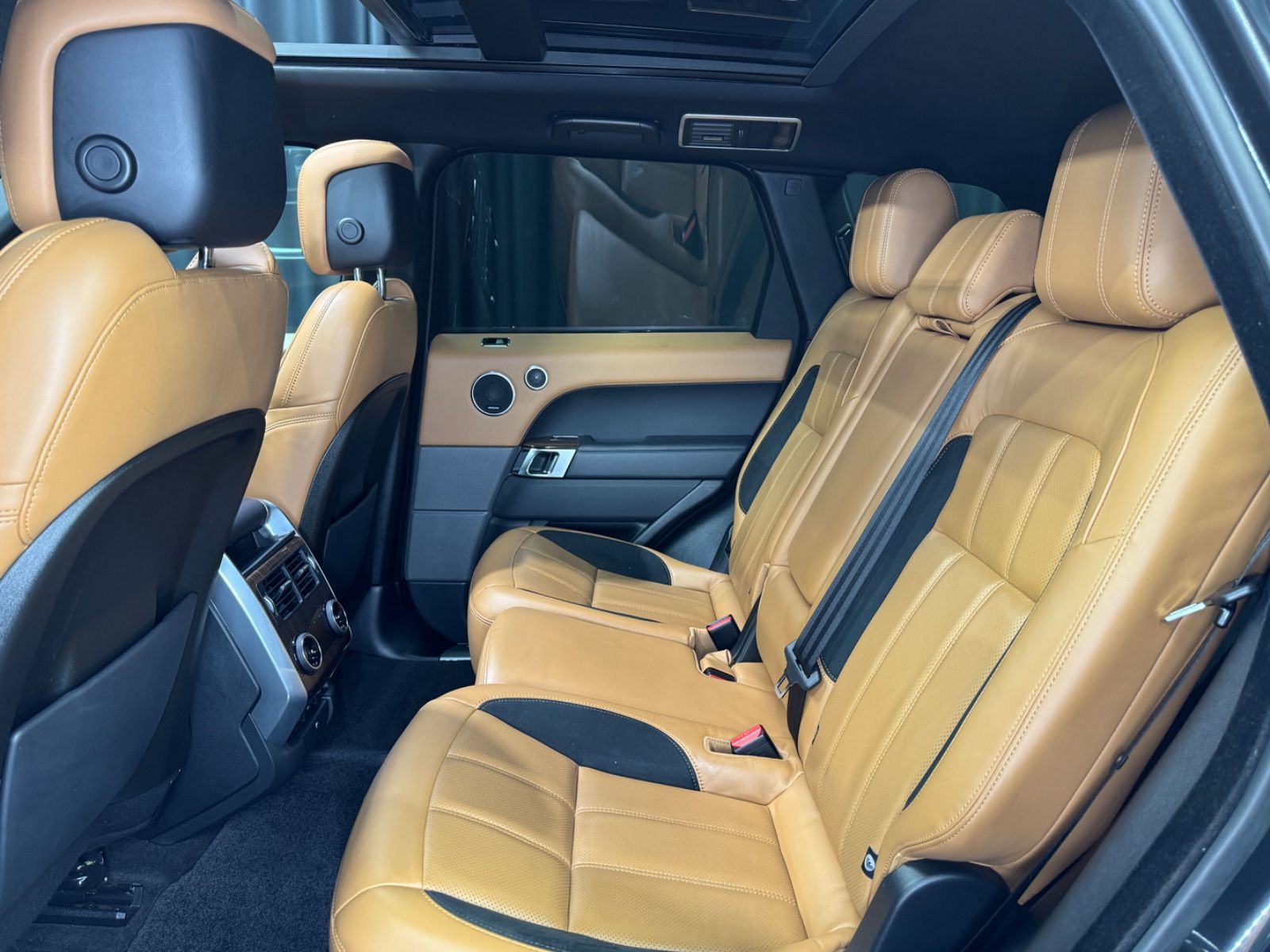 Fahrzeugabbildung Land Rover Range Rover Sport HSE Dynamic|MERIDIAN|360°|HuD