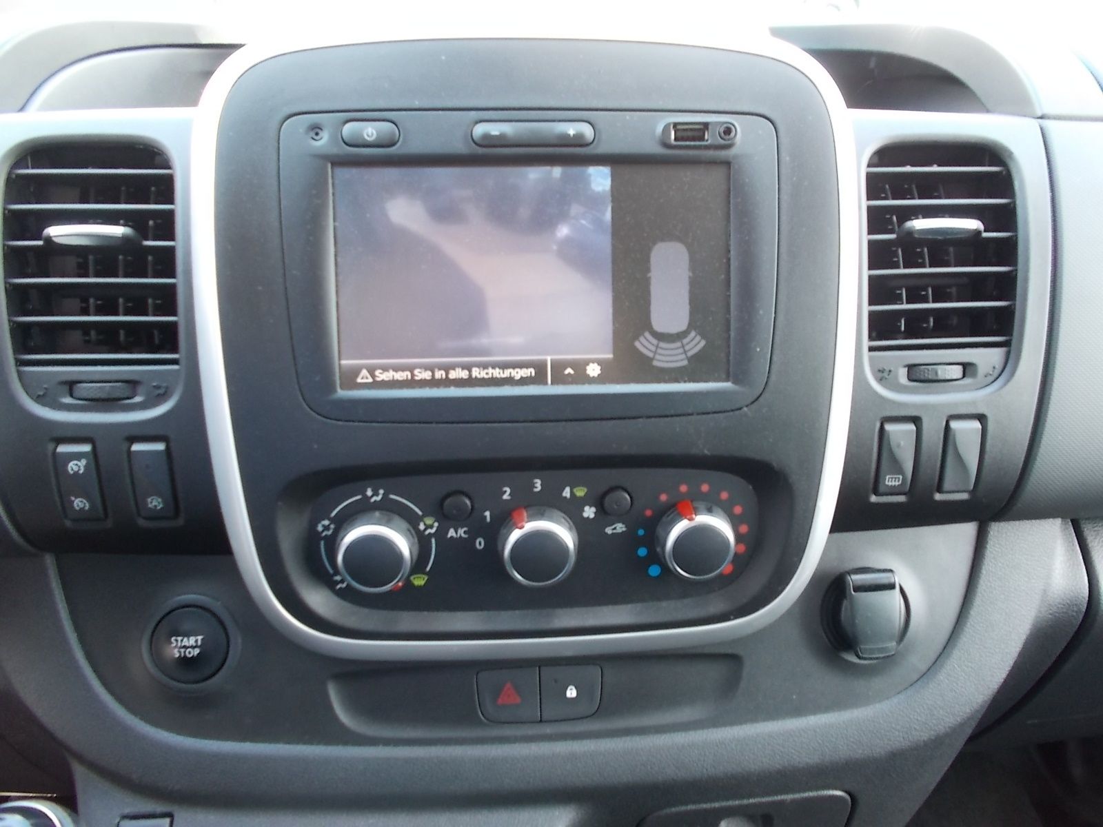 Fahrzeugabbildung Fiat Talento 2.0 Mjet 145 PS L2H1 8 Sitzer *UNFALL*